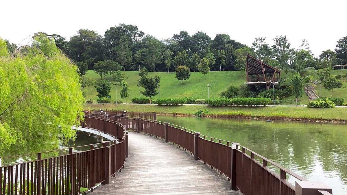 6. Near-safra-punggol.jpg