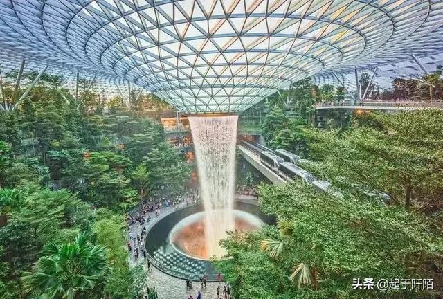 扼守马六甲海峡咽喉的“新加坡”,今天带你看看真实的新加坡现状