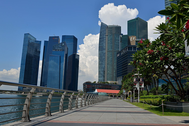 新加坡这样一个弹丸小国为什么能成为发达国家