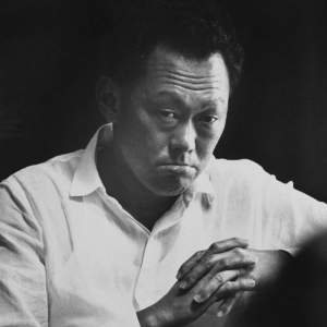 1967年刚被迫独立的新加坡：李光耀满脸忧虑，居民区和街头脏乱差