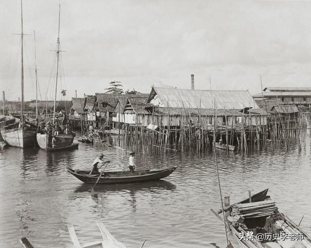 1967年刚被迫独立的新加坡：李光耀满脸忧虑，居民区和街头脏乱差