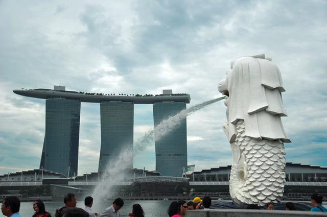 在新加坡生活一个月要多少钱？物价高吗？