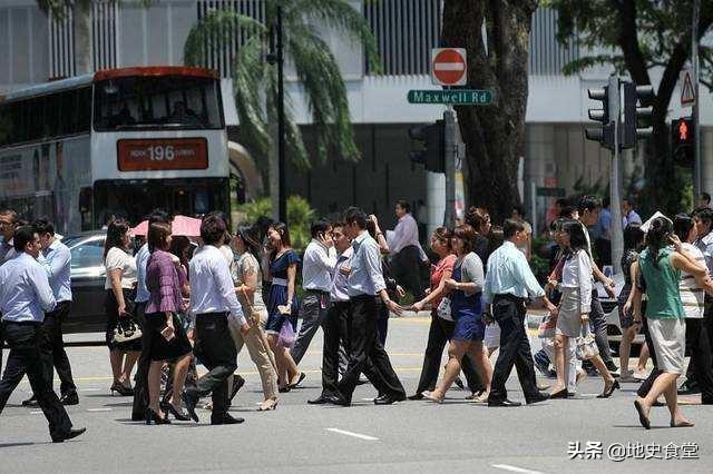 新加坡国土狭小，为何可以承载570万人口？