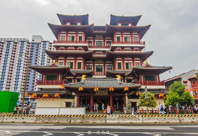 新加坡面积仅719.1平方公里，却分布着众多庙宇，令人称奇！