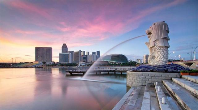 弹丸小国新加坡，与马来西亚地理位置相同，为何它却能脱颖而出？