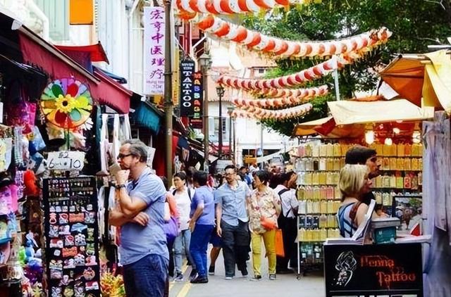 华人占比7成的新加坡,为何不去认祖归宗,反而对美国情有独钟?