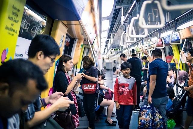 华人占比7成的新加坡,为何不去认祖归宗,反而对美国情有独钟?