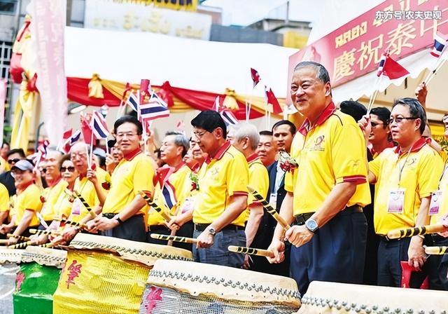 华人占比7成的新加坡,为何不去认祖归宗,反而对美国情有独钟?