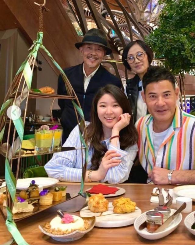 73岁许绍雄移民新加坡!购买豪宅经营门店爆火,已回国有新业务