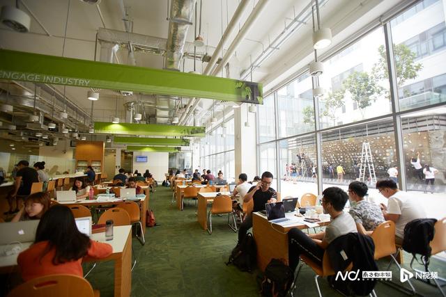 新加坡管理学院更新品牌标识 去年中国学生同比增加68%