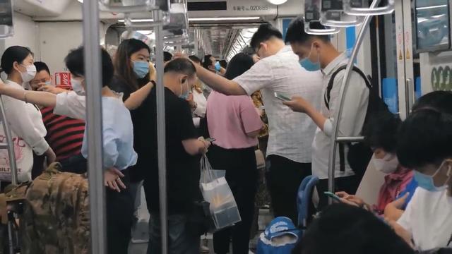 新加坡人均每月收入超过4000美金,他们生活可能没有想象中那么好
