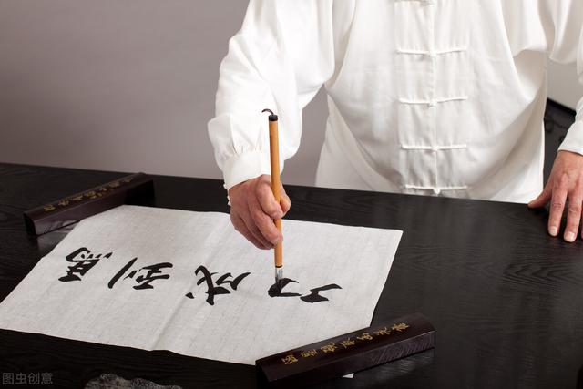 新加坡马来西亚都在用简体字,为什么中国港澳台却坚持用繁体字?