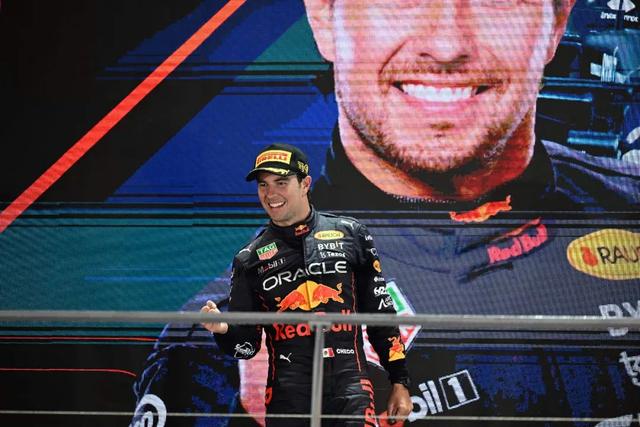 F1新加坡大奖赛正赛：又是雨战！又是街道赛！又是Checo