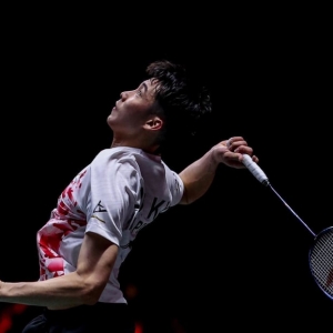 新加坡Loh Kean Yew在羽毛球世界巡回赛总决赛中赢得首场比赛