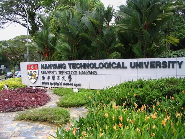 新加坡的大学难申请吗?