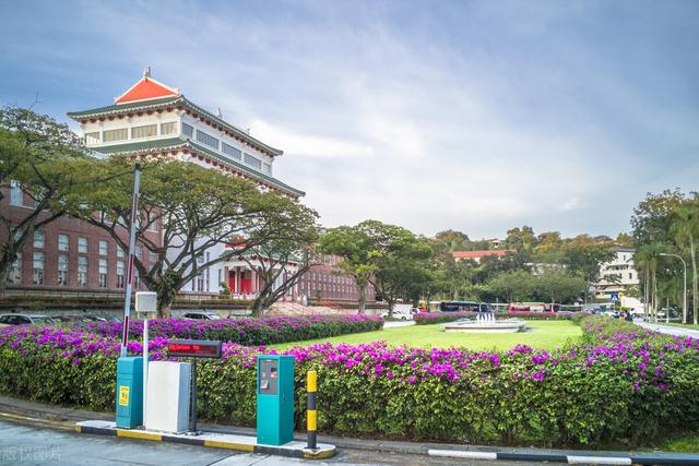 新加坡的大学难申请吗？