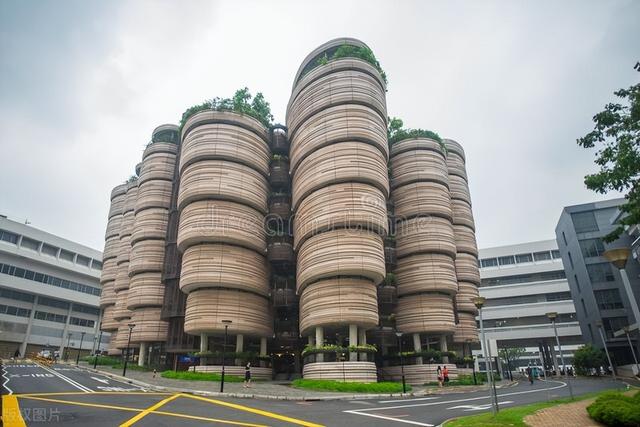 新加坡的大学难申请吗?