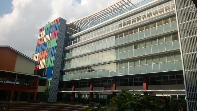首批获得中国驻新加坡大使馆教育处认证的院校