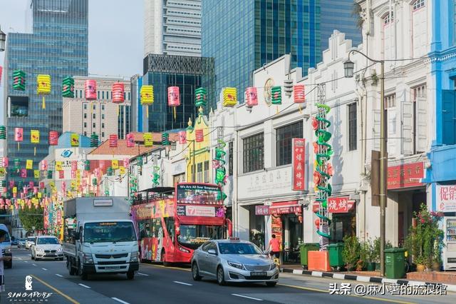 新加坡唐人街原来叫牛车水，市区最热闹的地方，聚集各种中国美食