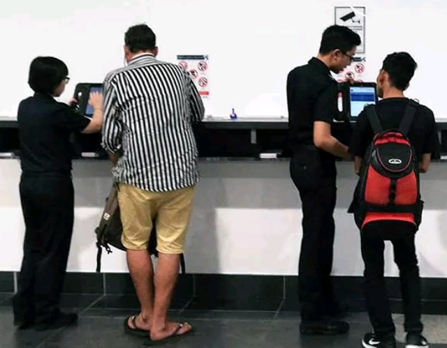 实用贴!新加坡新实施的入境电子“白卡”如何填?