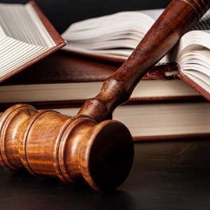 哈莉玛总统：50 岁以上的强奸犯不应免于鞭刑