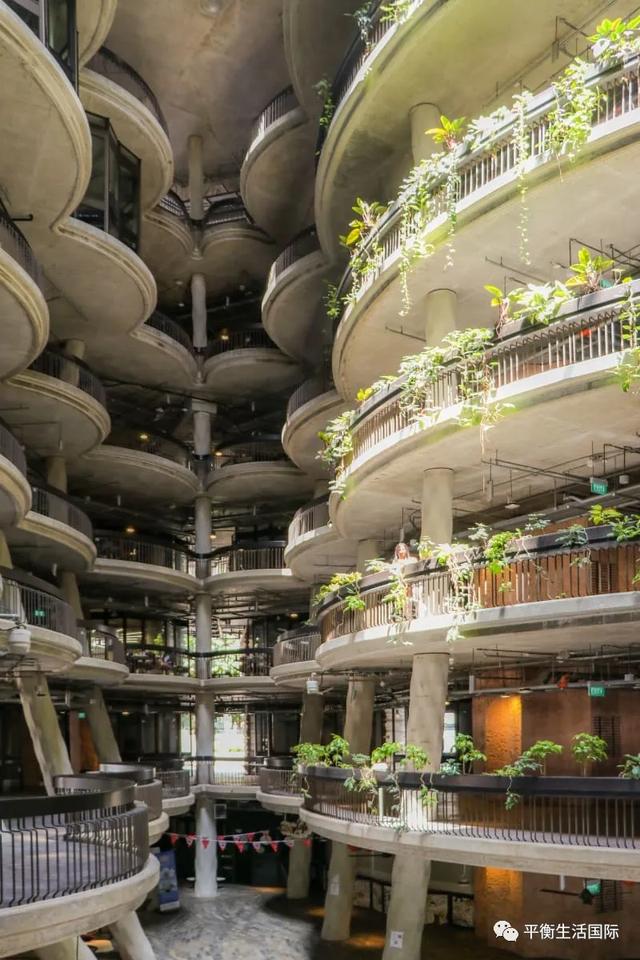 中国富豪狂掷15亿在新加坡买楼,鬼才设计师的建筑为何这么贵?