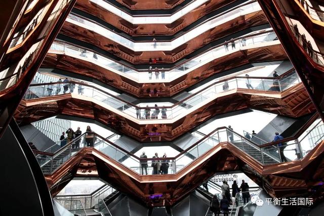中国富豪狂掷15亿在新加坡买楼,鬼才设计师的建筑为何这么贵?