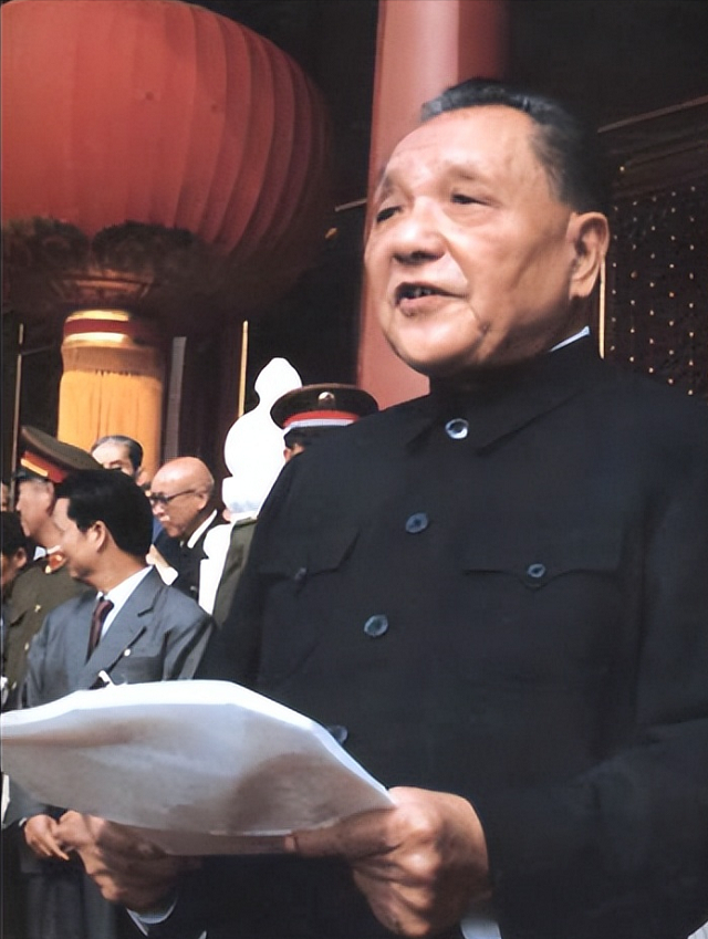 对越自卫反击战,邓小平承诺一定要教训越南!李光耀为何非常认可