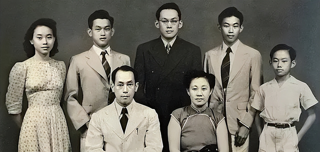对越自卫反击战,邓小平承诺一定要教训越南!李光耀为何非常认可