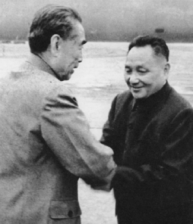 对越自卫反击战,邓小平承诺一定要教训越南!李光耀为何非常认可