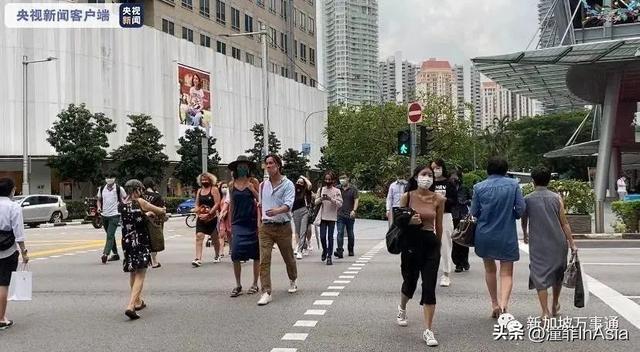 为填补145万人口空缺新加坡全球抢人:5年居住权发绿卡调准证政策