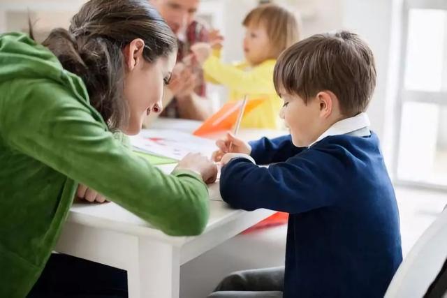 打算送孩子留学新加坡的你,一定要了解这项“陪读政策”