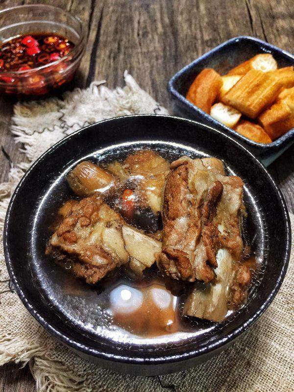 冬天吃新加坡肉骨茶，暖身又暖心