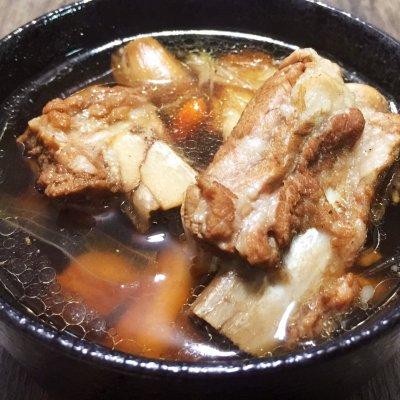冬天吃新加坡肉骨茶，暖身又暖心