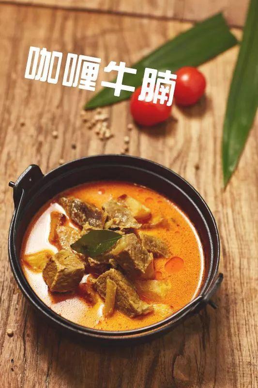在星港街探访了一天,最终被这家低调的新加坡国菜辣椒螃蟹折服!