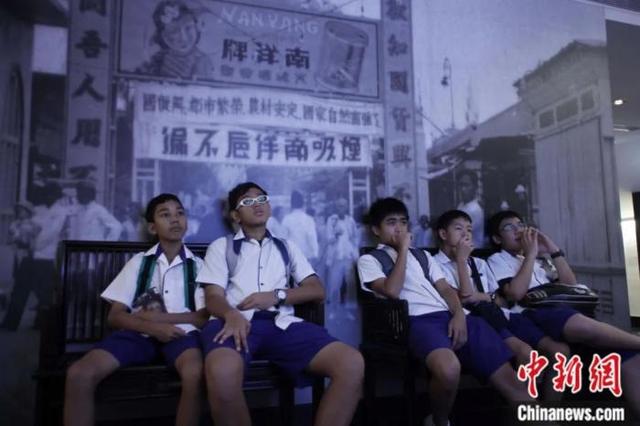 东西问 | 刘宏：“本土化”与“跨国性”交织，新加坡华人新移民身份认同如何嬗变？
