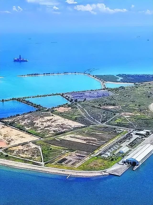 “新加坡到底咋想的?塑料袋不收费,垃圾不分类”