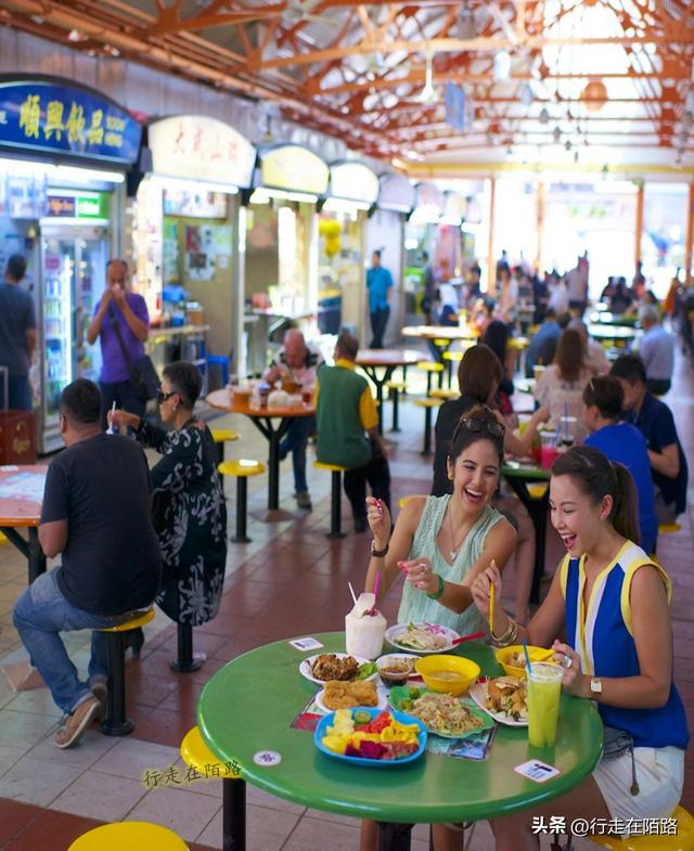 有趣的新加坡人：85%住组屋吃食堂，三分之一说福建方言